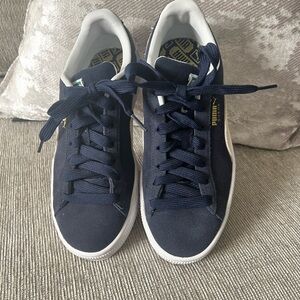 Navy Suede Classic XXI, Size 5C equivalent to woman size 7